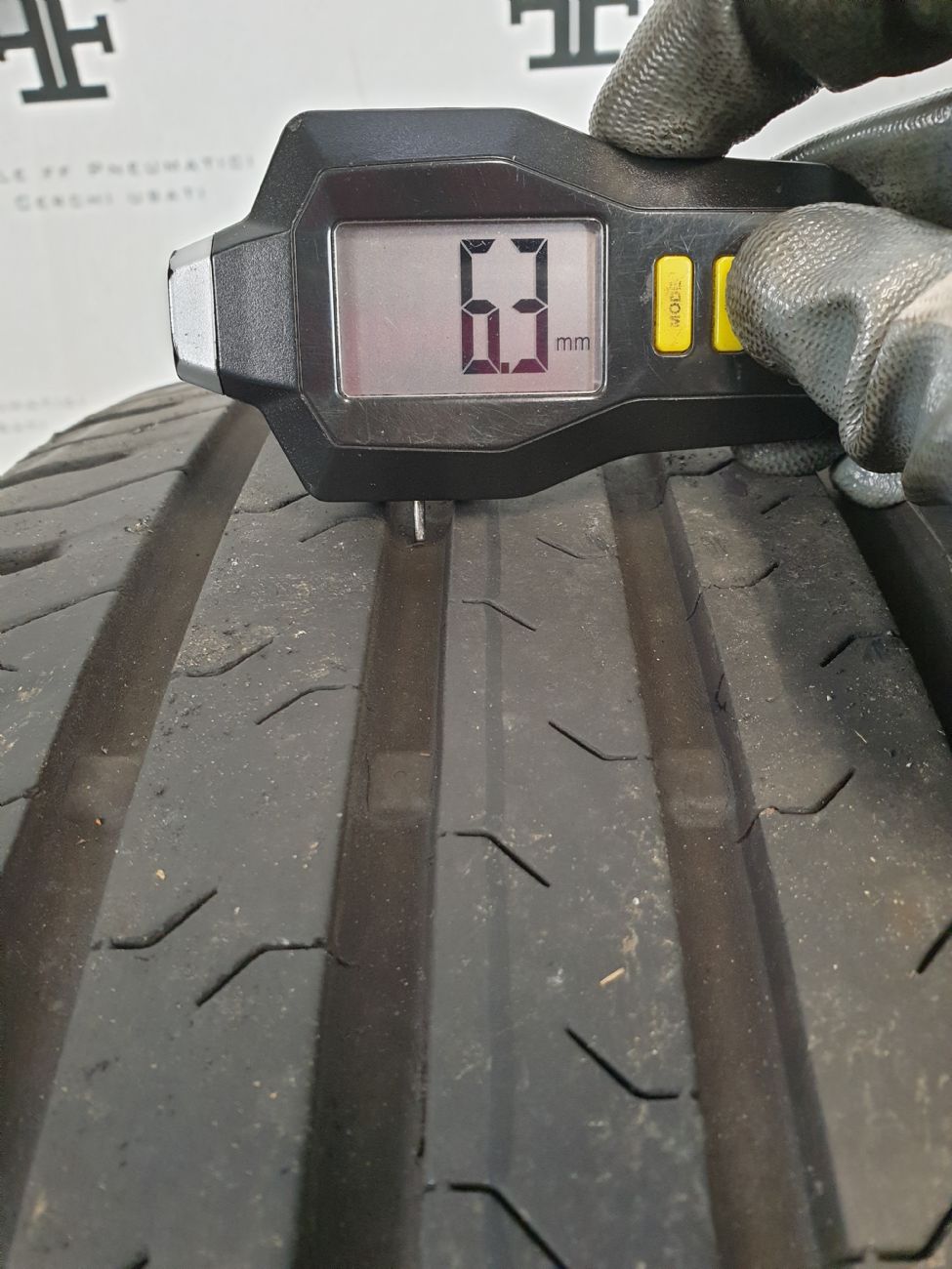 Pneumatici 235 60 R18 103 V CONTINENTAL ContiEcoContact 5 estivo usati 140€