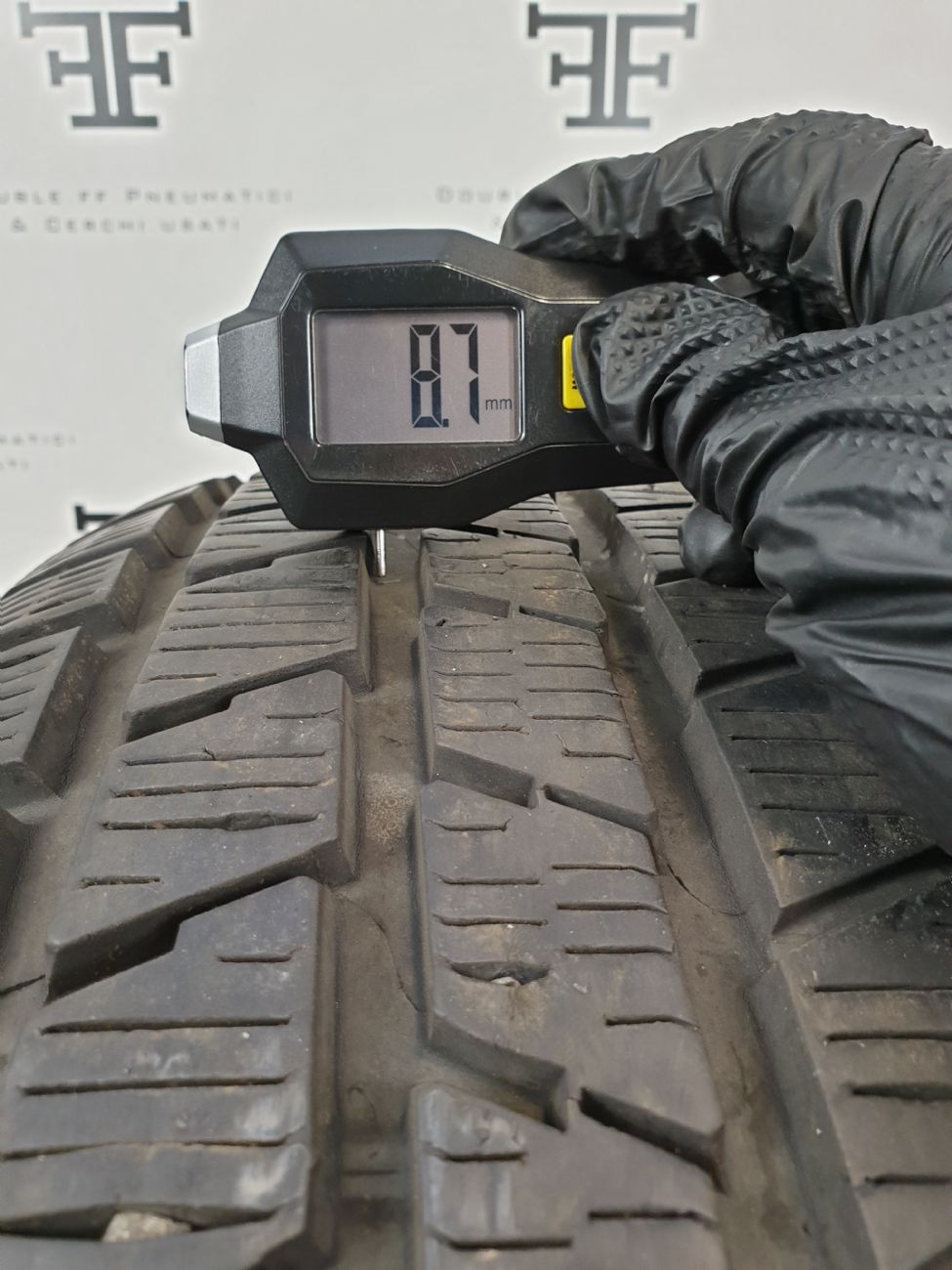 Pneumatici 235 60 R18 107 H PIRELLI SCORPION ICE&SNOW invernale DEMONTÉ usati 130€