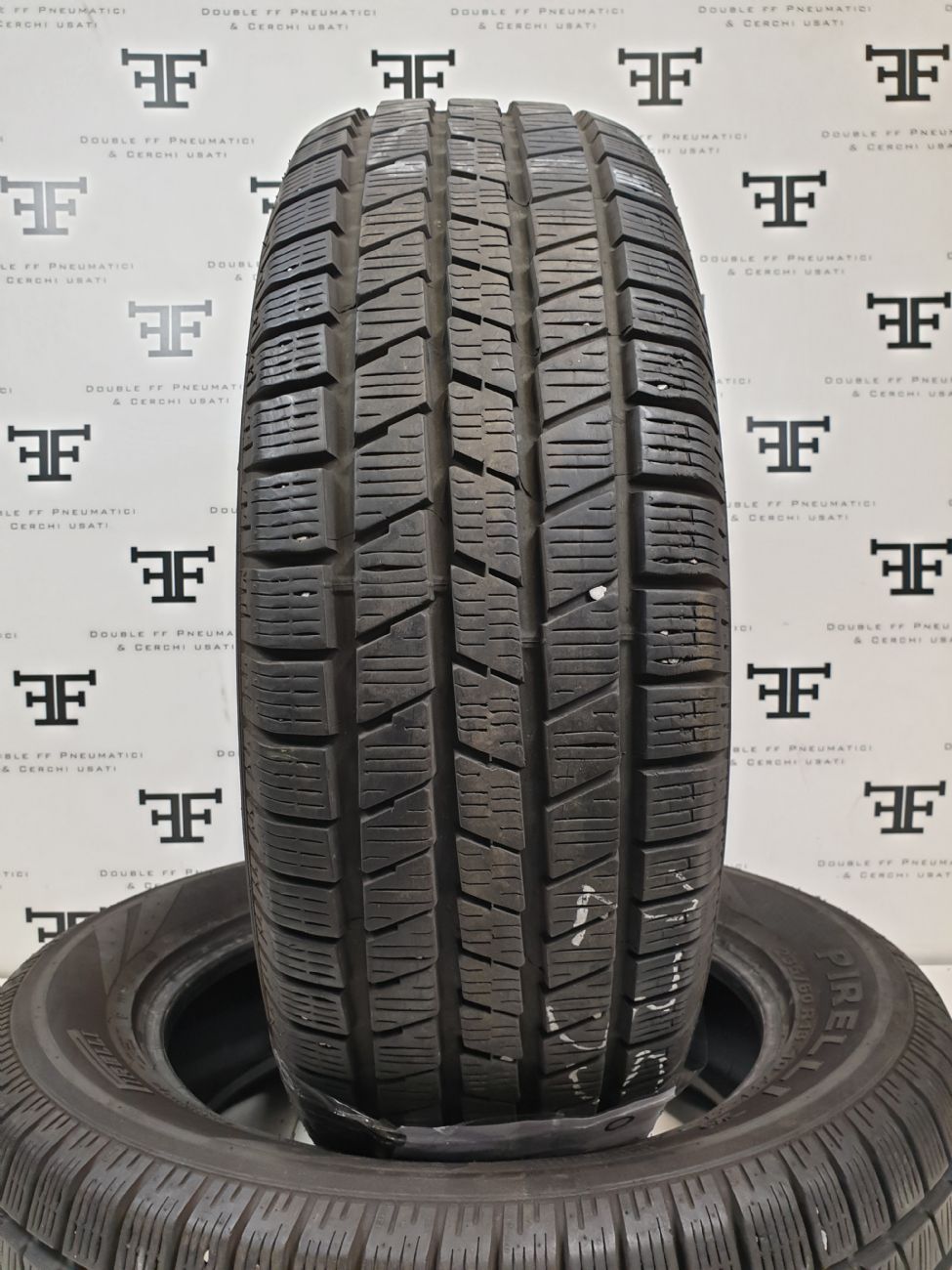 Pneumatici 235 60 R18 107 H PIRELLI SCORPION ICE&SNOW invernale DEMONTÉ usati 130€