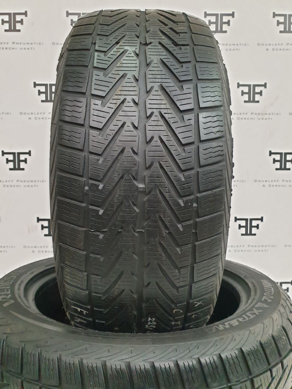 Pneumatici 225 50 R17 98 V VREDESTEIN  invernale usati 110€