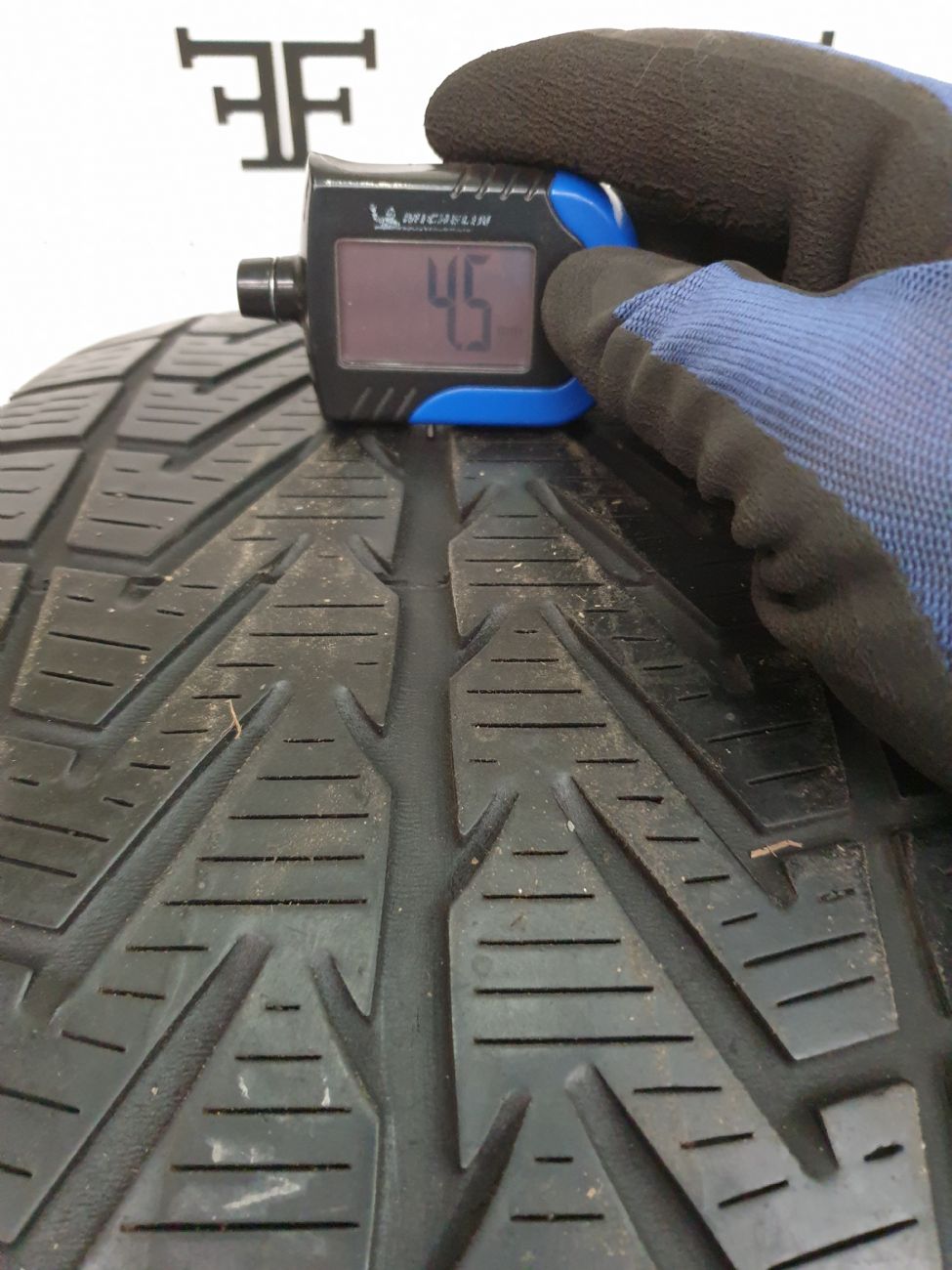 Pneumatici 225 50 R17 98 V VREDESTEIN  invernale usati 110€