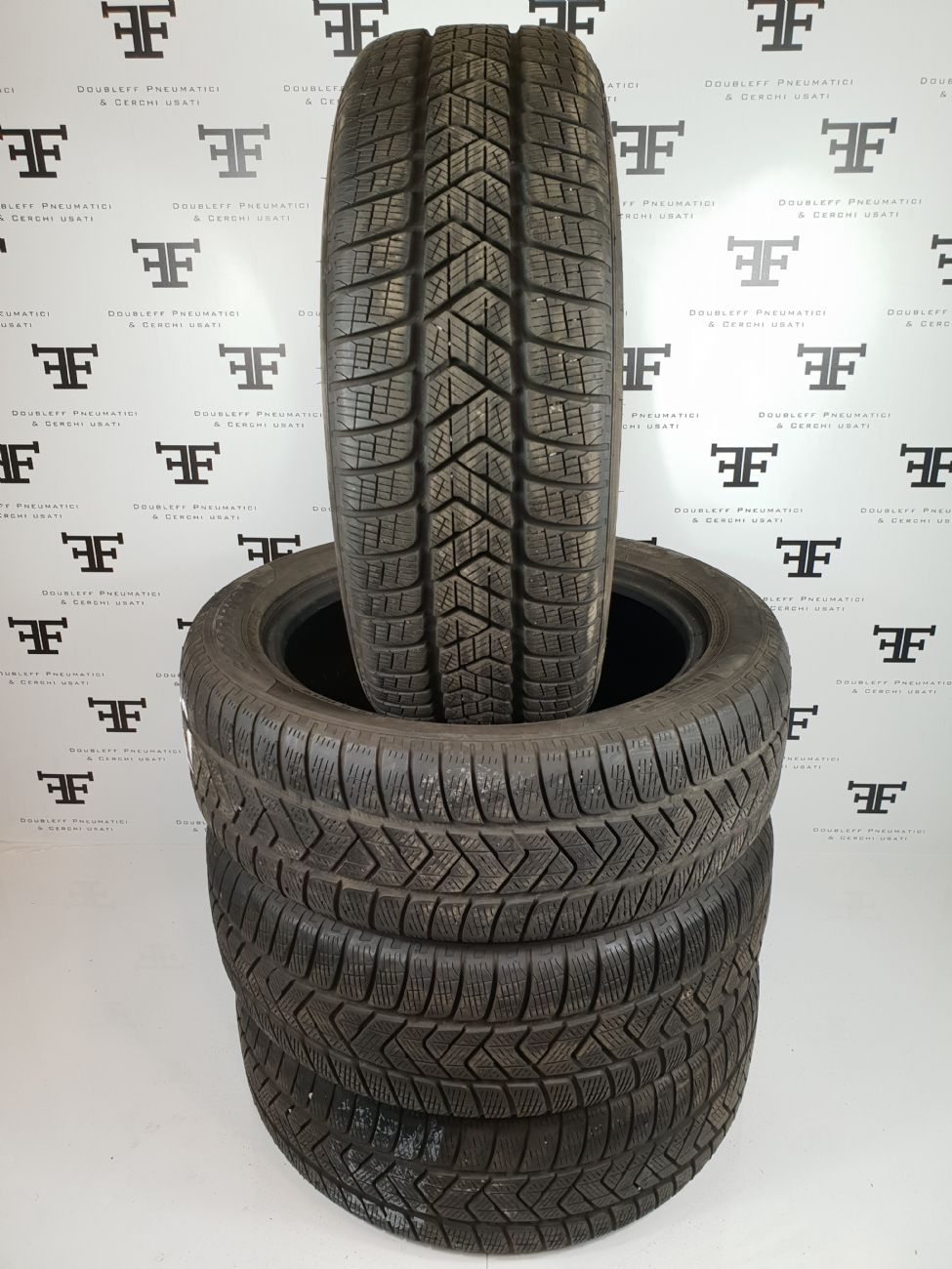 Pneumatici 215 65 R17 99 H PIRELLI SCORPION WINTER invernale usati 300€