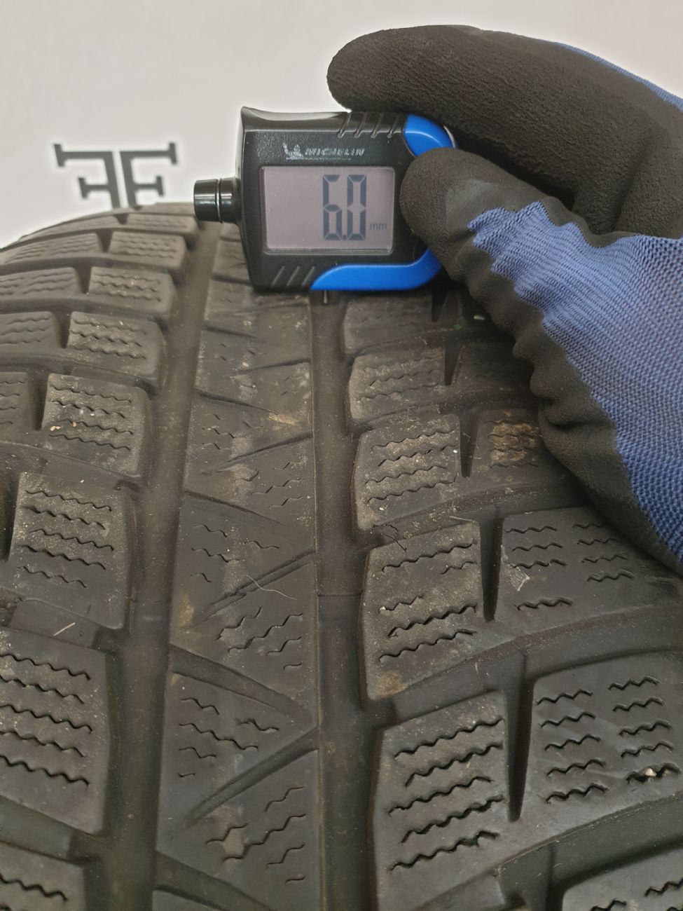 Pneumatici 225 55 R17 101 V FALKEN EUROWINTER HS449 invernale usati 110€