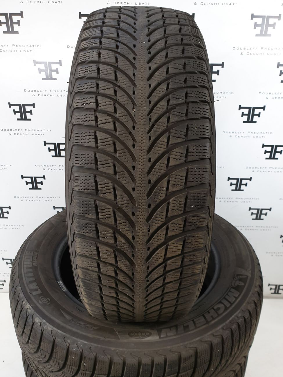 Pneumatici 235 60 R18 104 H MICHELIN LATITUDE ALPIN LA2 invernale usati 320€