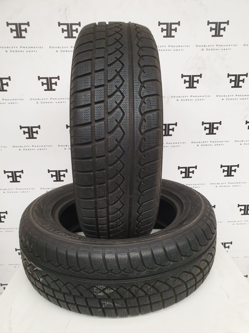 Pneumatici 235 60 R18 107 H YOKOHAMA AVS WINTER invernale usati 120€
