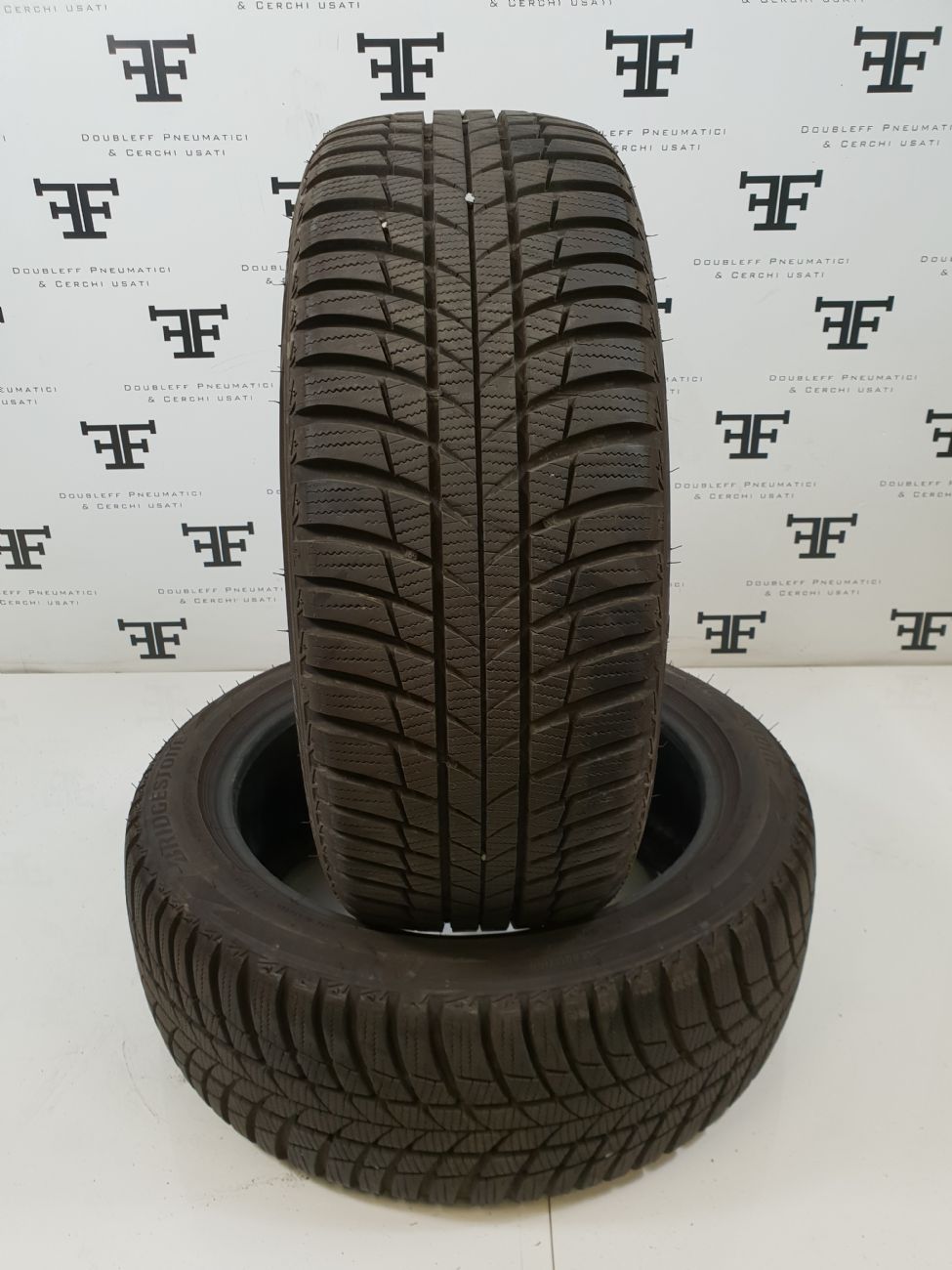 Pneumatici 225 55 R17 97 H BRIDGESTONE BLIZZAK LM-001 invernale usati 110€