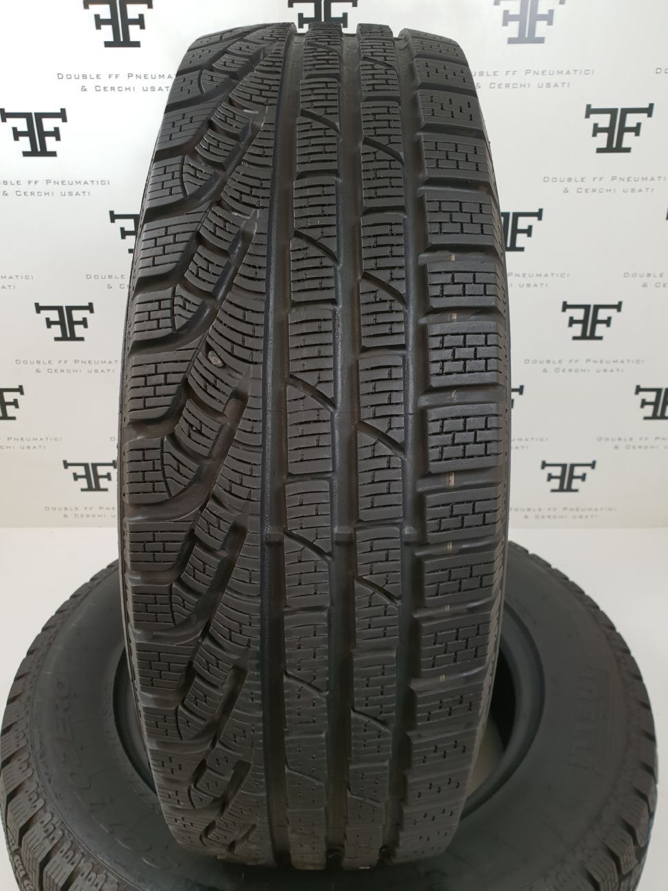 Pneumatici 225 65 R17 1 A PIRELLI WINTER 210 SOTTOZERO invernale usati 130€