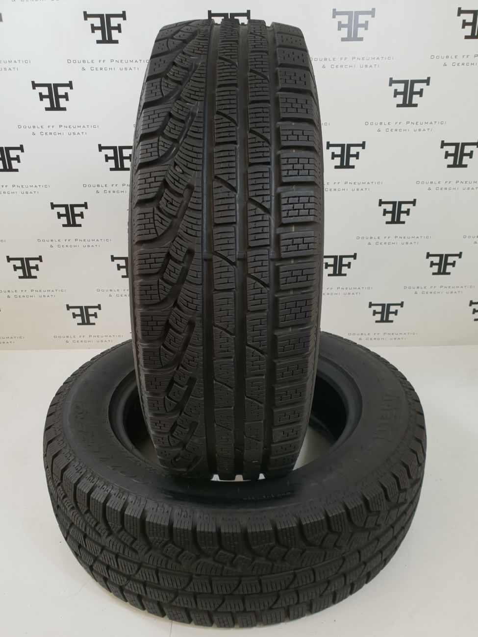 Pneumatici 225 65 R17 1 A PIRELLI WINTER 210 SOTTOZERO invernale usati 130€