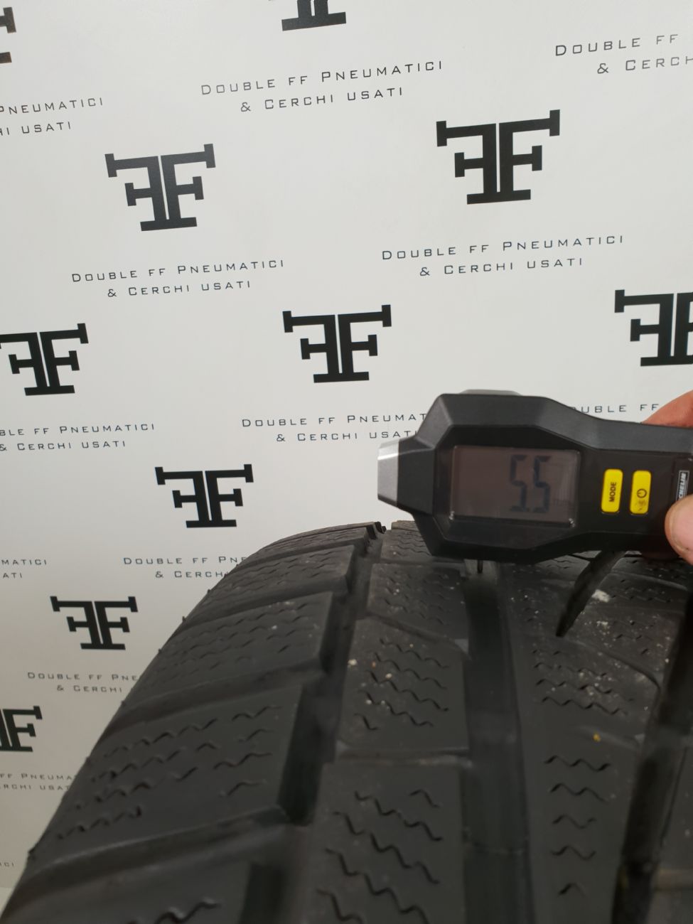 Pneumatici 225 55 R16 1 A _MARCA NON PRESENTE _MODELLO NON PRESENTE invernale usati 85€