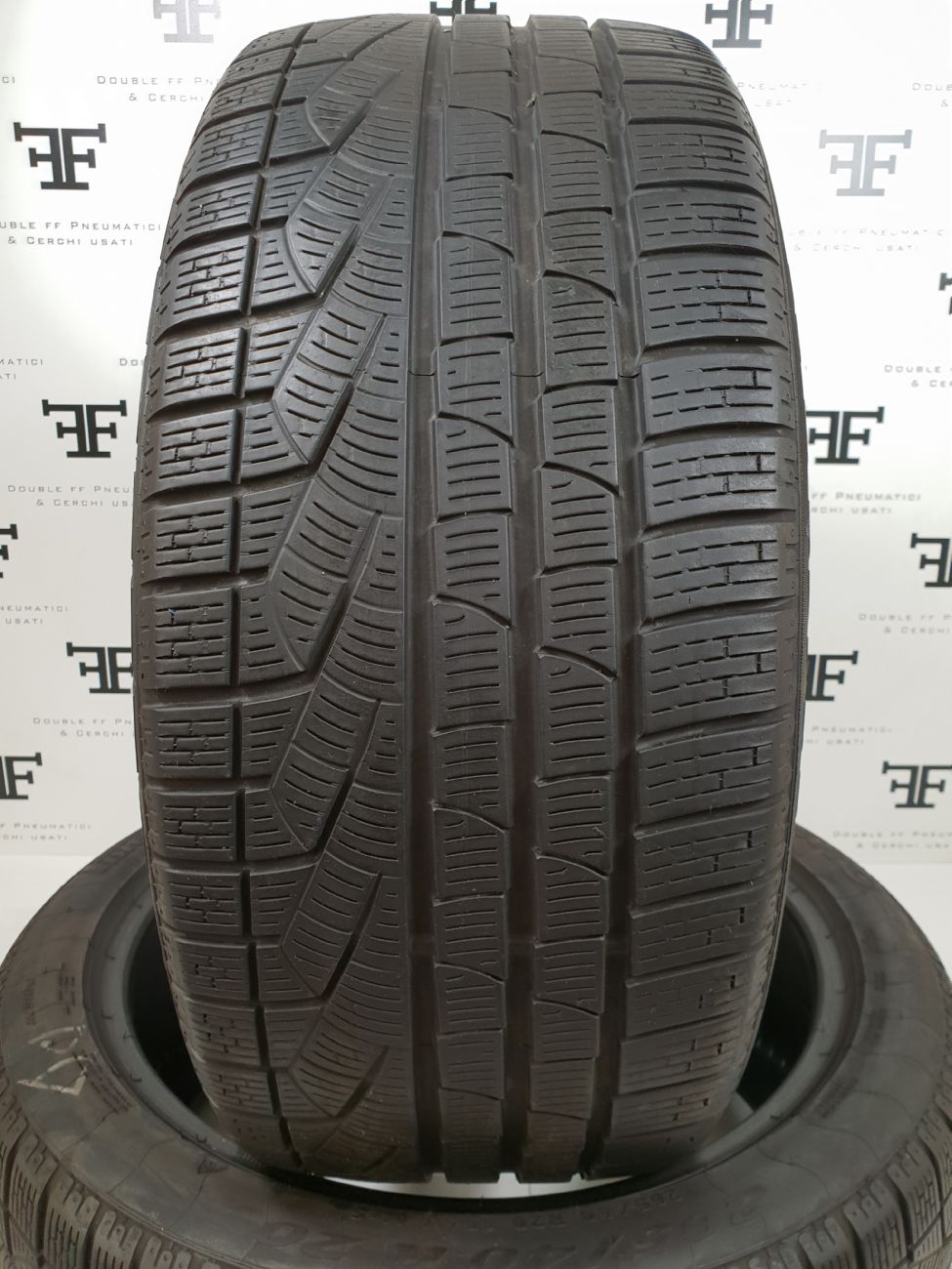 Pneumatici 265 40 R20 104 V PIRELLI Sottozero WINTER 240 invernale usati 200€