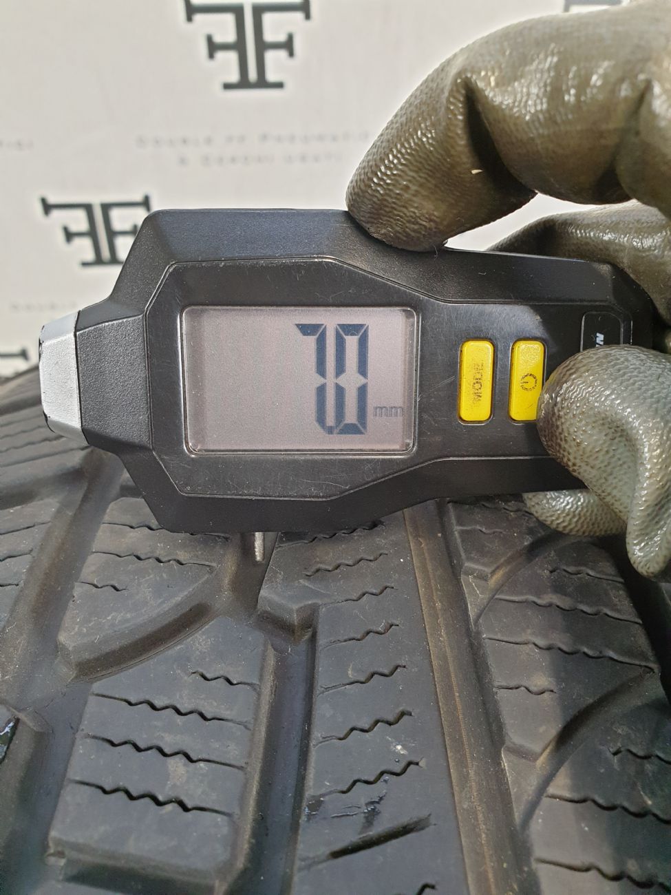 Pneumatici 235 60 R18 107 V NOKIAN WR G2 invernale usati 120€
