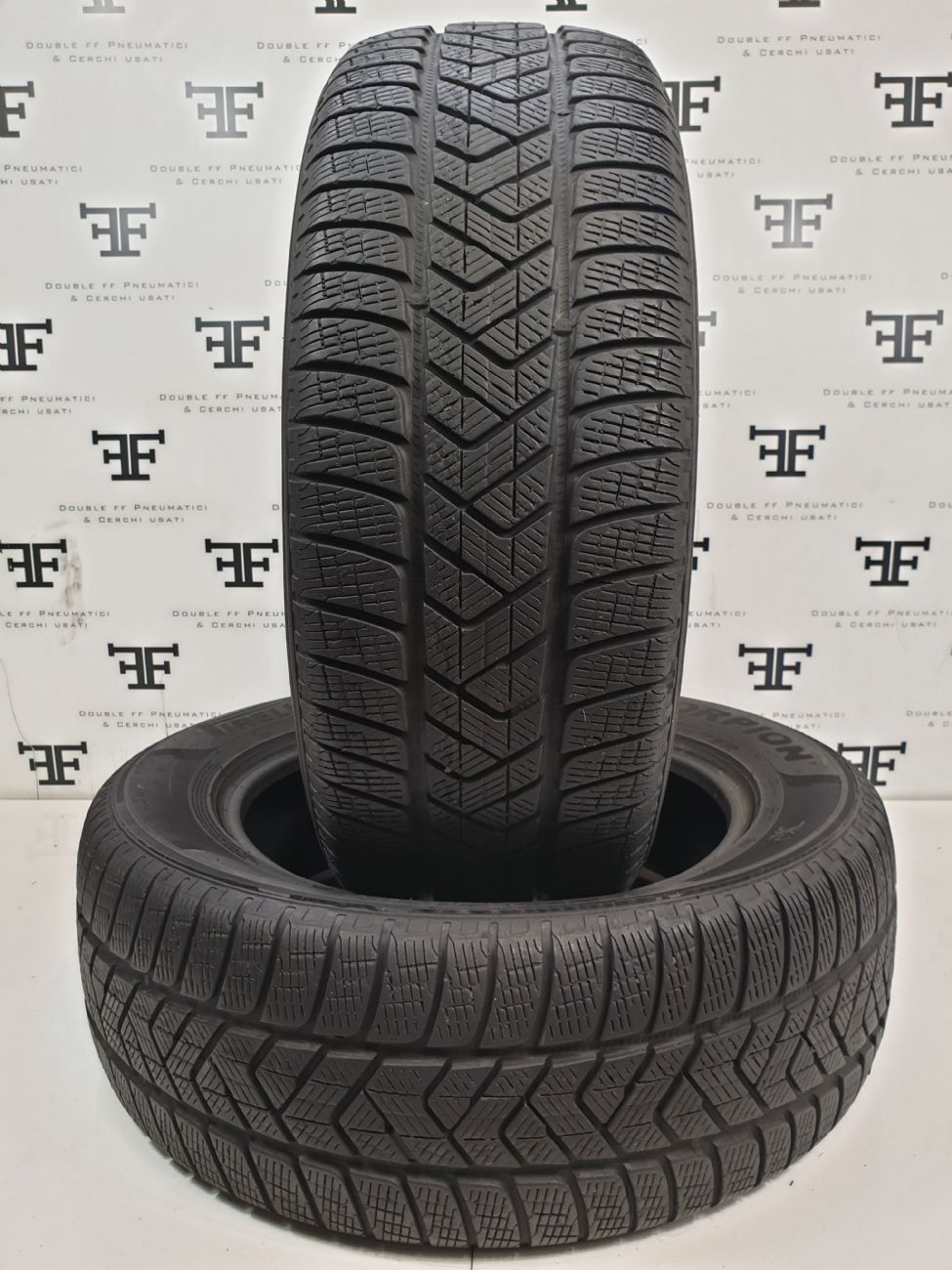 Pneumatici 235 60 R18 103 V PIRELLI SCORPION WINTER invernale usati 130€