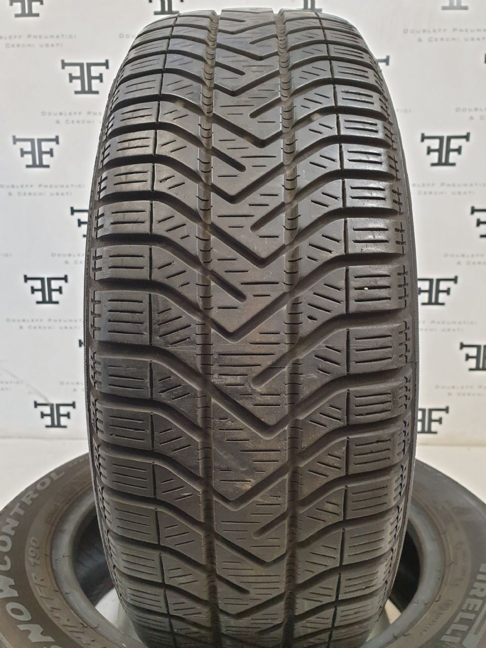Pneumatici 155 65 R14 75 T PIRELLI WINTER SNOWCONTROL 190 serie 3 invernale usati 80€