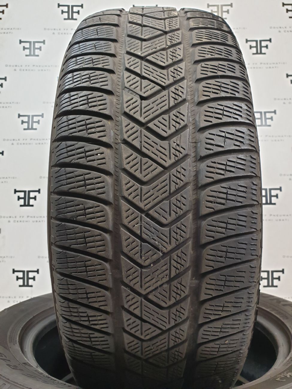 Pneumatici 215 65 R17 99 H PIRELLI SCORPION WINTER invernale usati 120€