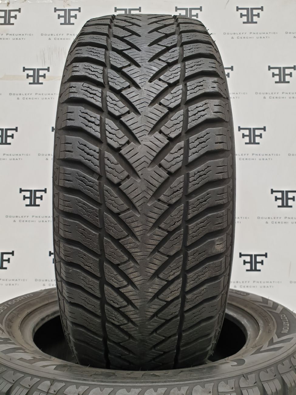 Pneumatici 235 60 R18 107 H GOODYEAR ULTRA GRIP invernale DEMONTÉ usati 280€