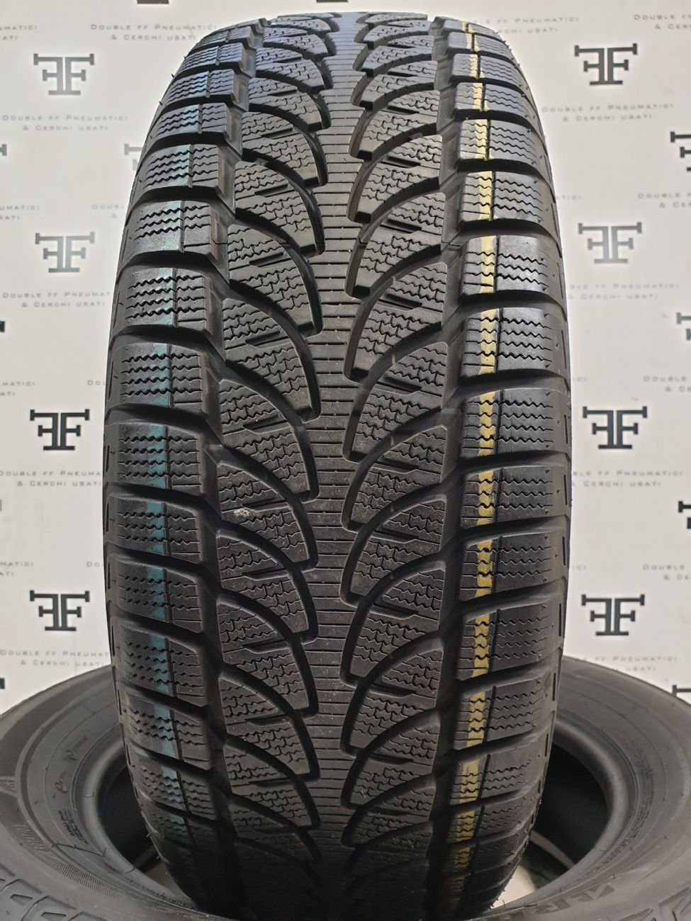 Pneumatici 235 60 R18 107 H BRIDGESTONE BLIZZAK LM 80 EVO invernale usati 130€