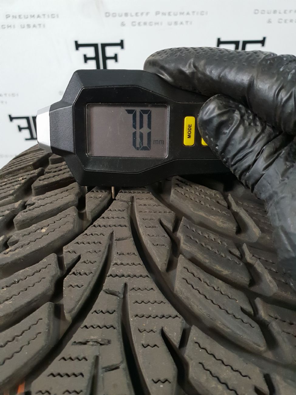 Pneumatici 185 60 R15 88 T NOKIAN WR D3 invernale DEMONTÉ usati 100€