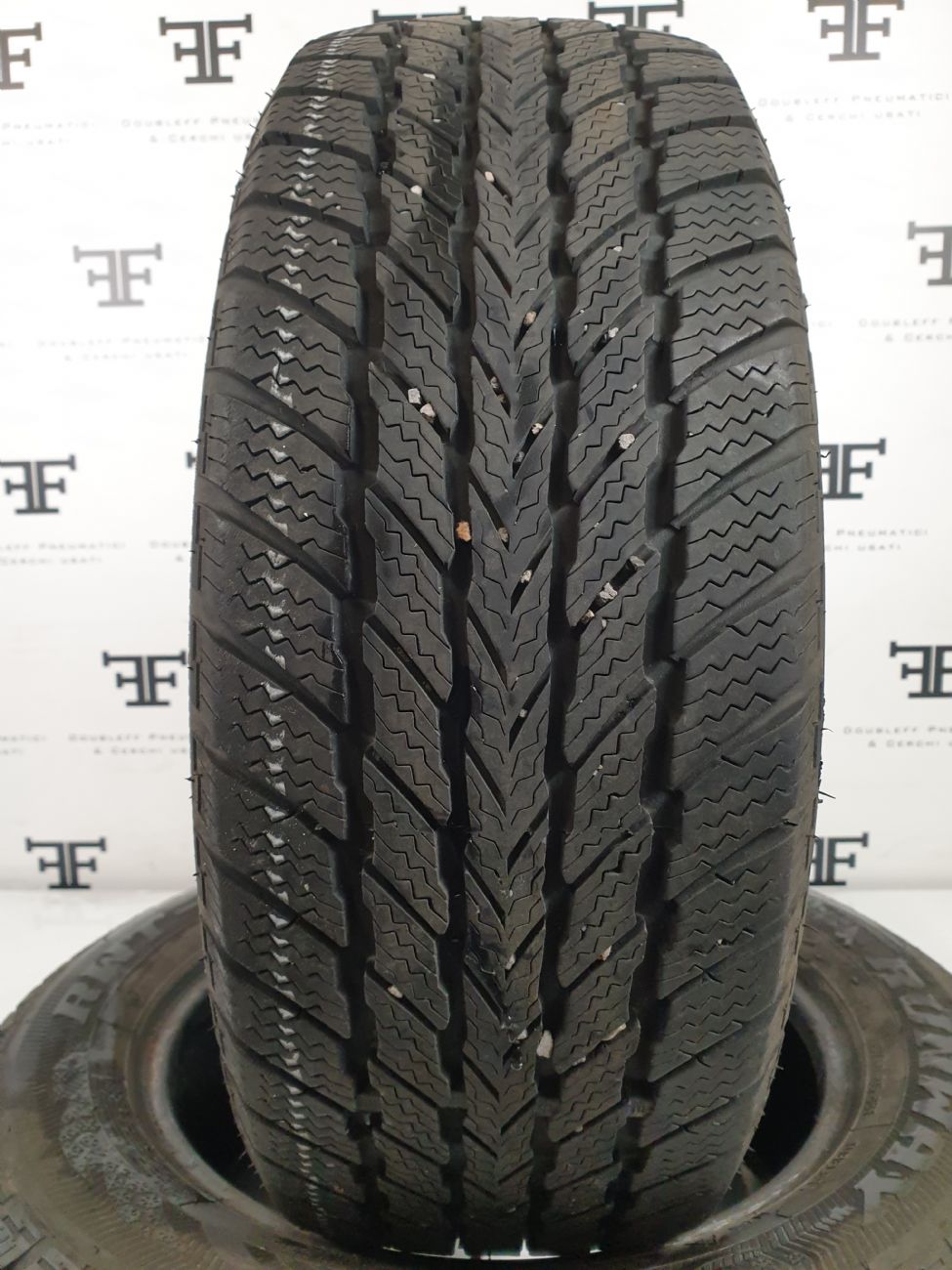 Pneumatici 225 50 R18 98 V RUNWAY RWT-I invernale usati 150€