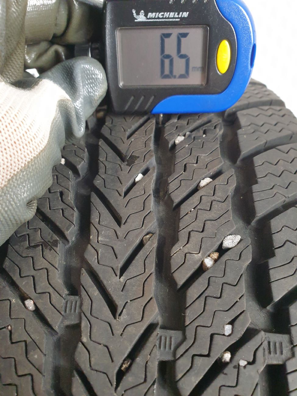 Pneumatici 225 50 R18 98 V RUNWAY RWT-I invernale usati 150€