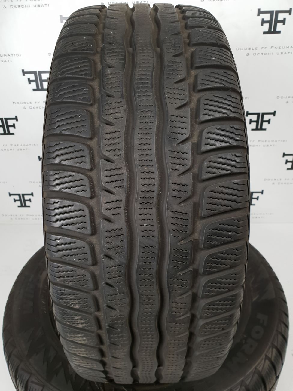 Pneumatici 225 55 R16 1 A _MARCA NON PRESENTE _MODELLO NON PRESENTE invernale usati 80€