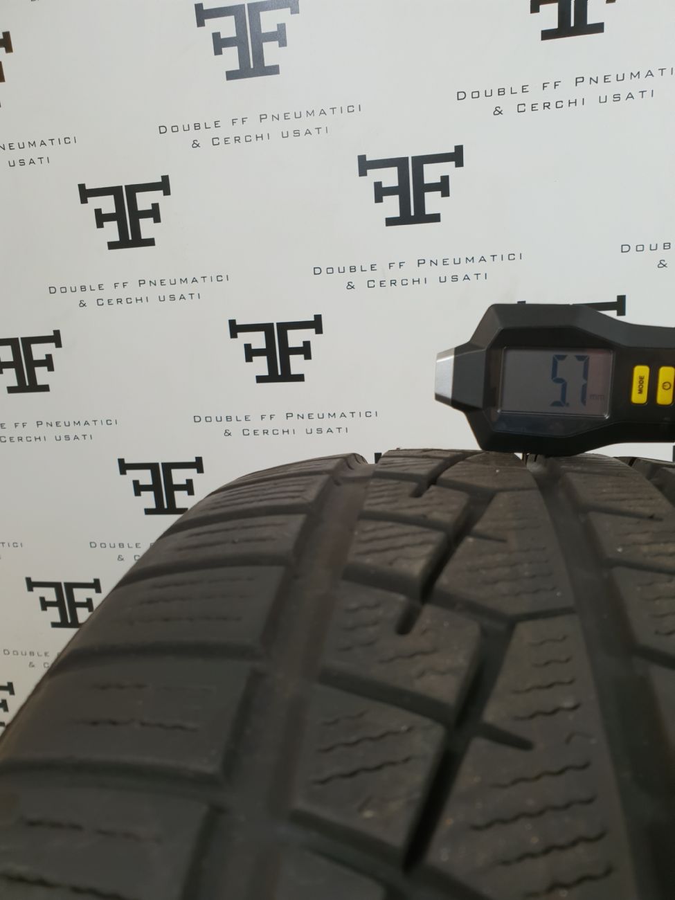 Pneumatici 225 55 R16 1 A _MARCA NON PRESENTE _MODELLO NON PRESENTE invernale usati 85€
