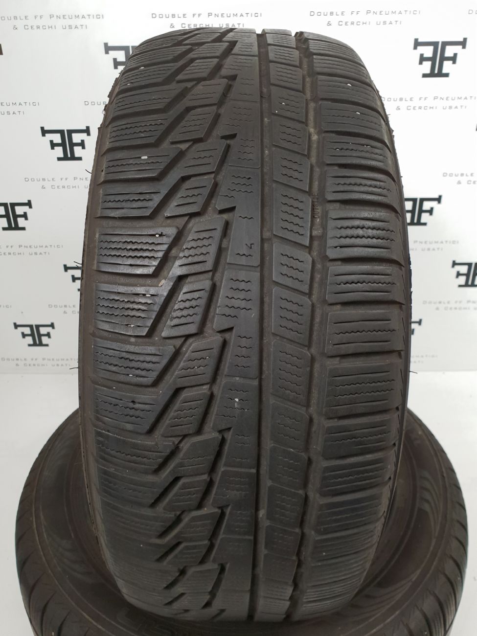 Pneumatici 225 55 R16 1 A _MARCA NON PRESENTE _MODELLO NON PRESENTE invernale usati 80€