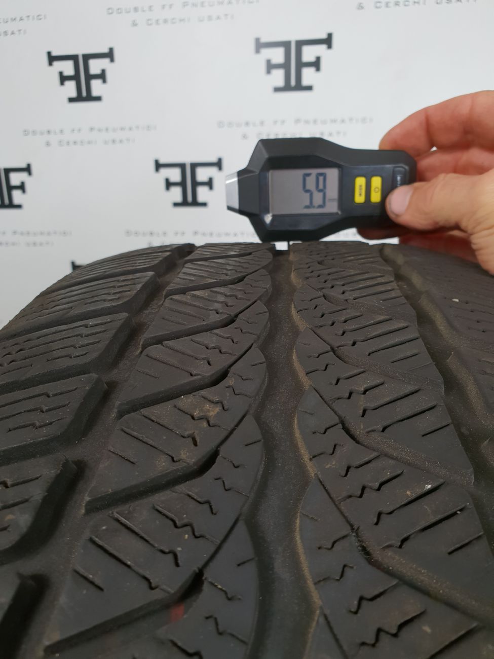 Pneumatici 225 55 R16 1 A _MARCA NON PRESENTE _MODELLO NON PRESENTE invernale usati 80€