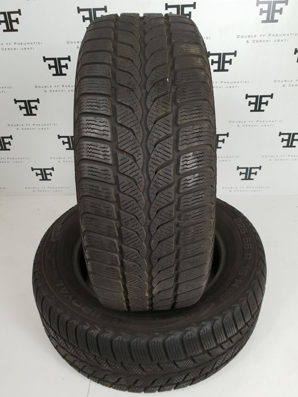 Pneumatici 225 55 R16 1 A _MARCA NON PRESENTE _MODELLO NON PRESENTE invernale usati 80€