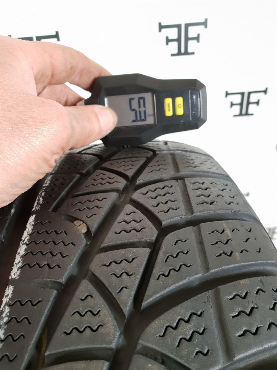 Pneumatici 225 55 R16 1 A _MARCA NON PRESENTE _MODELLO NON PRESENTE invernale usati 80€