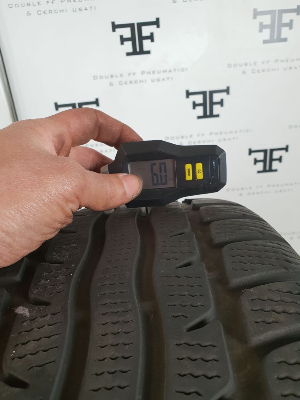 Pneumatici 225 55 R16 1 A _MARCA NON PRESENTE _MODELLO NON PRESENTE invernale usati 80€