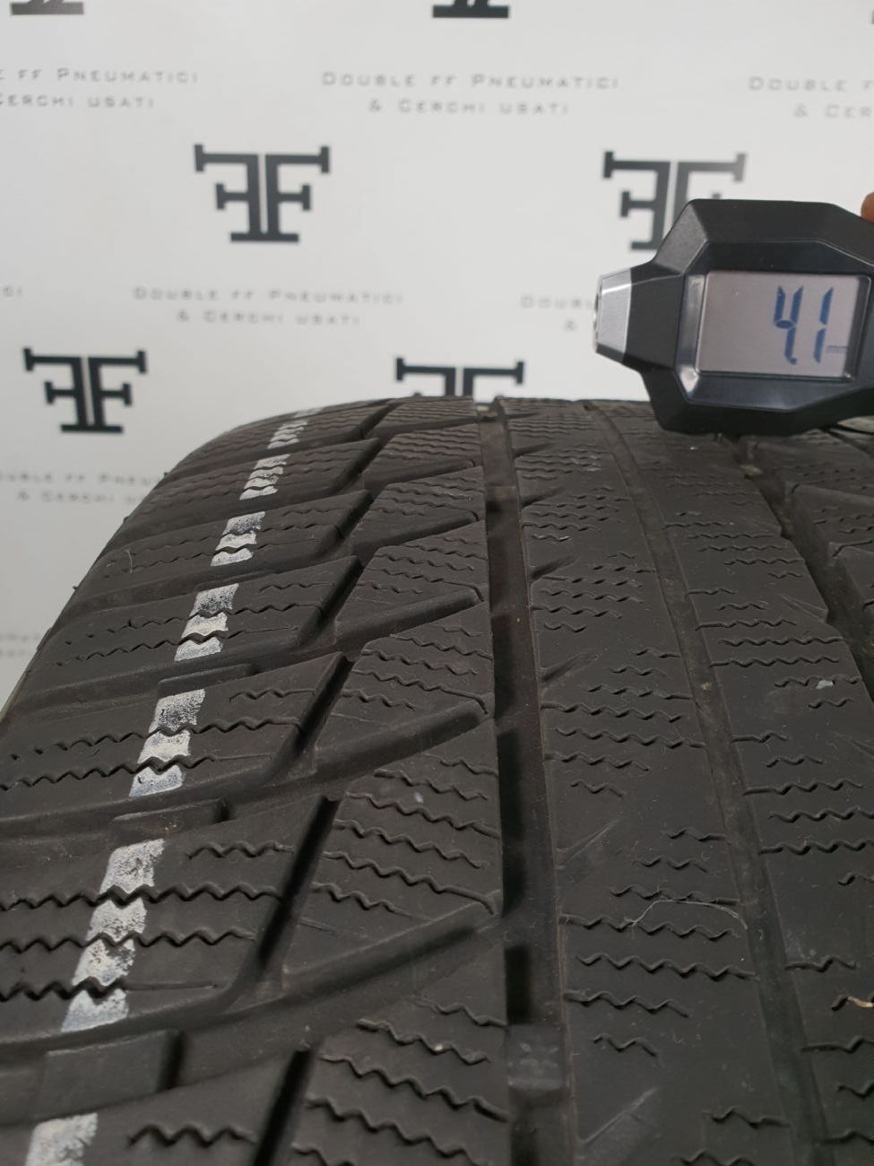 Pneumatici 245 50 R18 1 A _MARCA NON PRESENTE _MODELLO NON PRESENTE invernale usati 80€