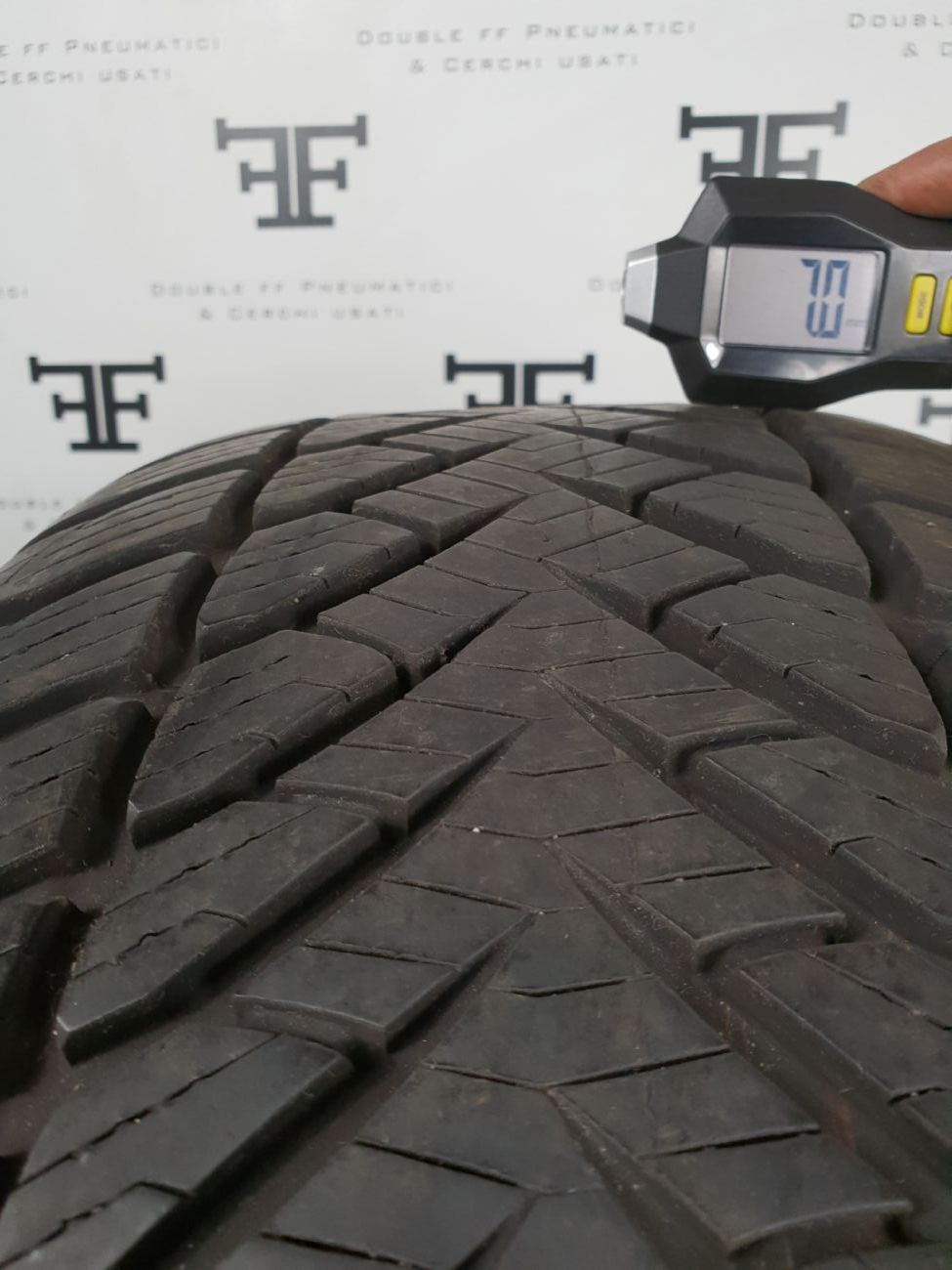 Pneumatici 225 50 R17 94 H GOODYEAR EAGLE ULTRA GRIP GW2 invernale RUNFLAT usati 120€