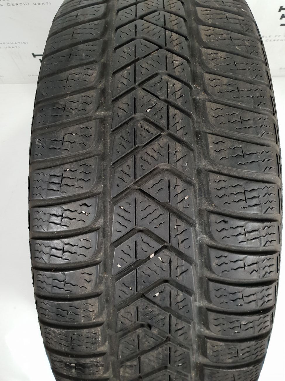 Pneumatici 225 55 R16 1 A _MARCA NON PRESENTE _MODELLO NON PRESENTE invernale usati 90€