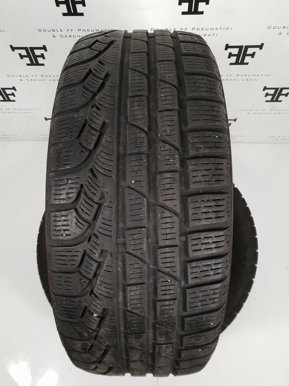 Pneumatici 225 55 R16 1 A _MARCA NON PRESENTE _MODELLO NON PRESENTE invernale usati 80€