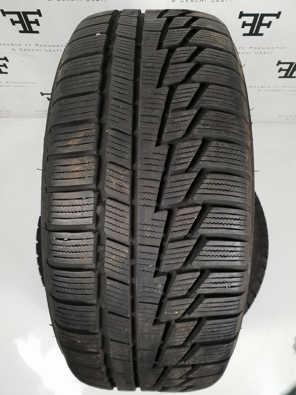 Pneumatici 225 55 R16 1 A _MARCA NON PRESENTE _MODELLO NON PRESENTE invernale usati 80€