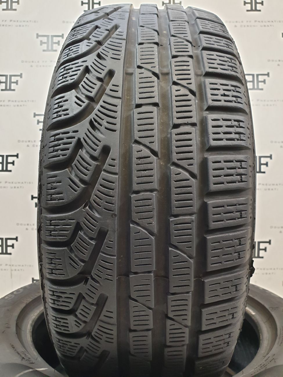 Pneumatici 205 55 R16 91 H PIRELLI WINTER 210 SOTTOZERO SERIE 2 invernale usati 100€