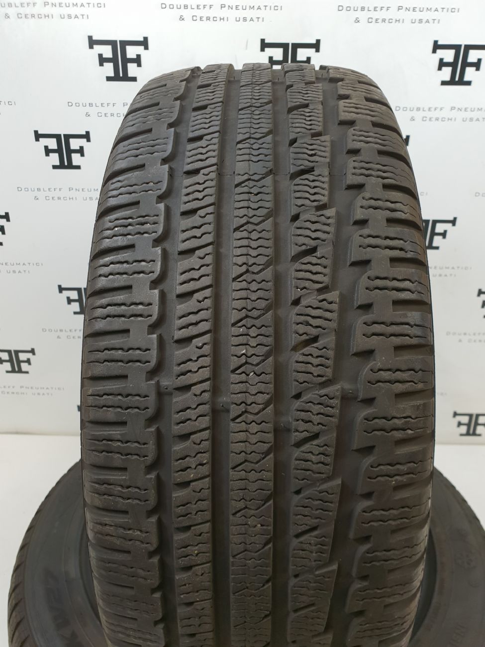 Pneumatici 225 55 R17 101 V KUMHO IZEN invernale usati 90€