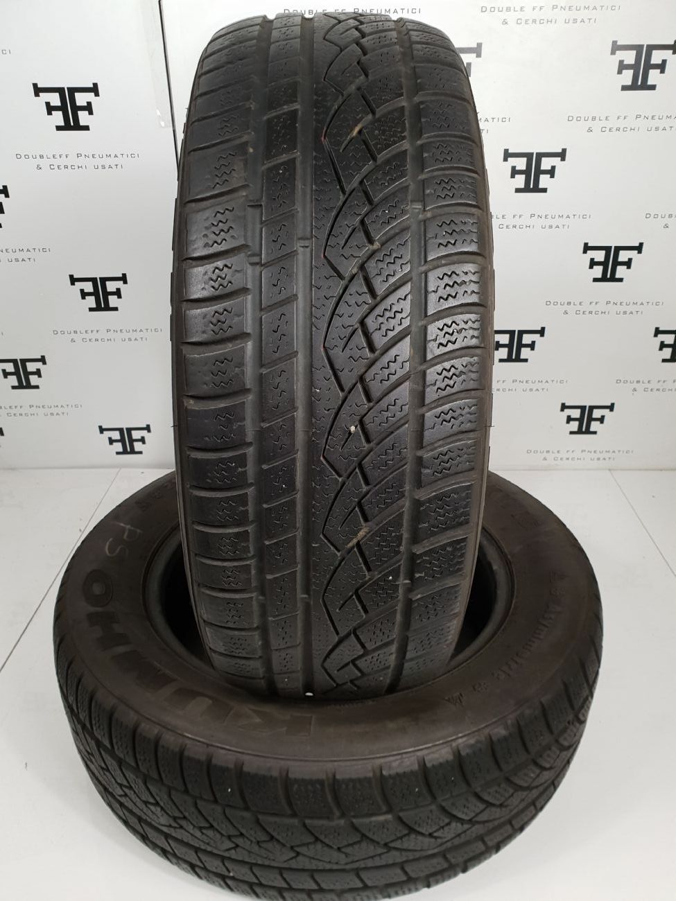 KUMHO IZEN KW15 ASYMMETRIC