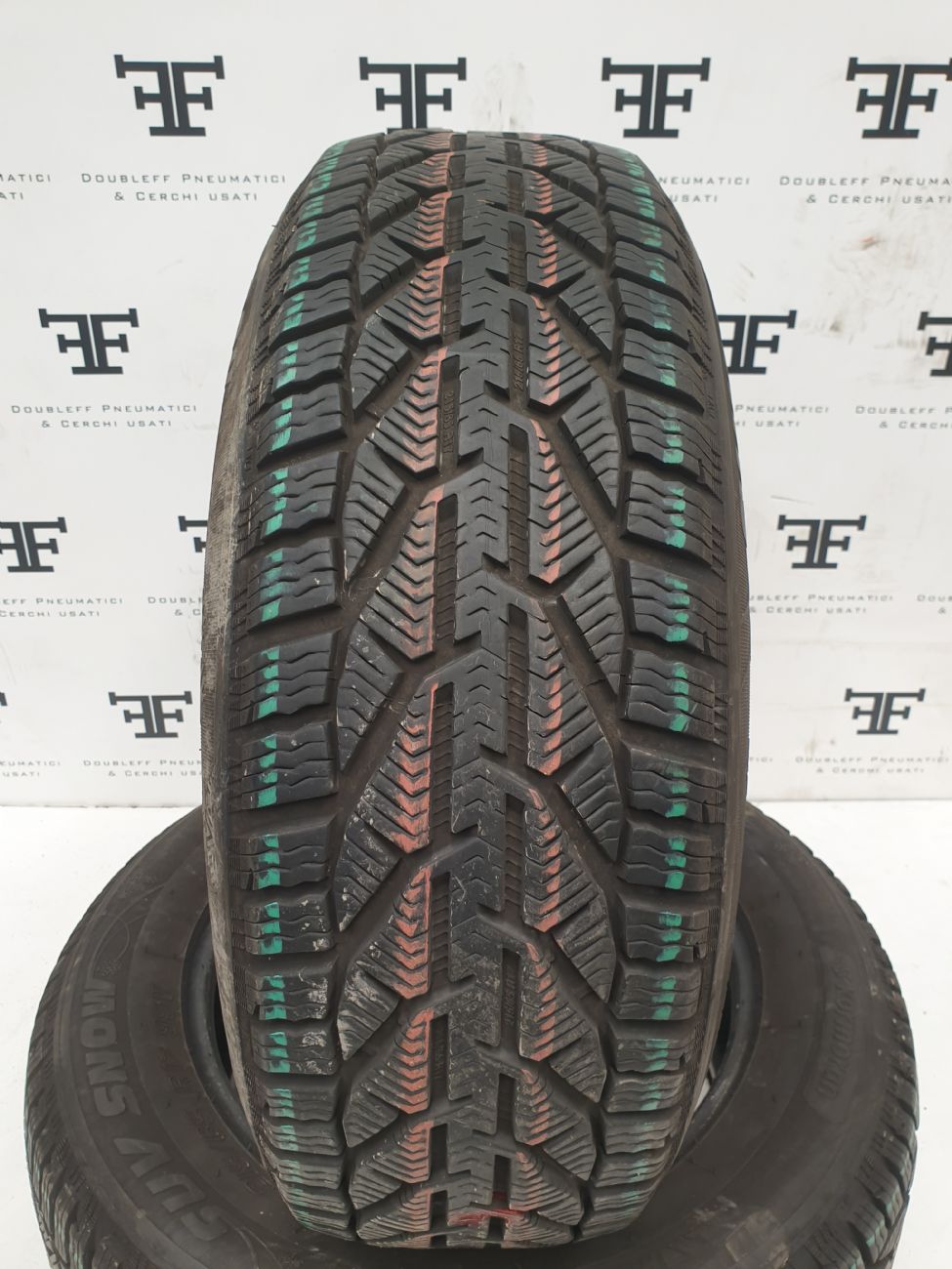 KORMORAN SUV SNOW
