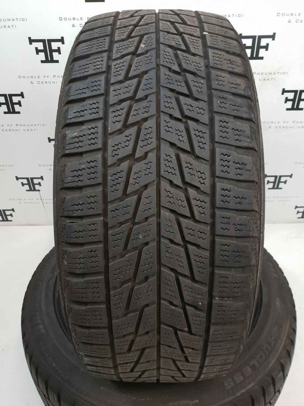 Pneumatici 225 50 R17 94 H BRIDGESTONE BLIZZAK LM-22 invernale RUNFLAT usati 100€