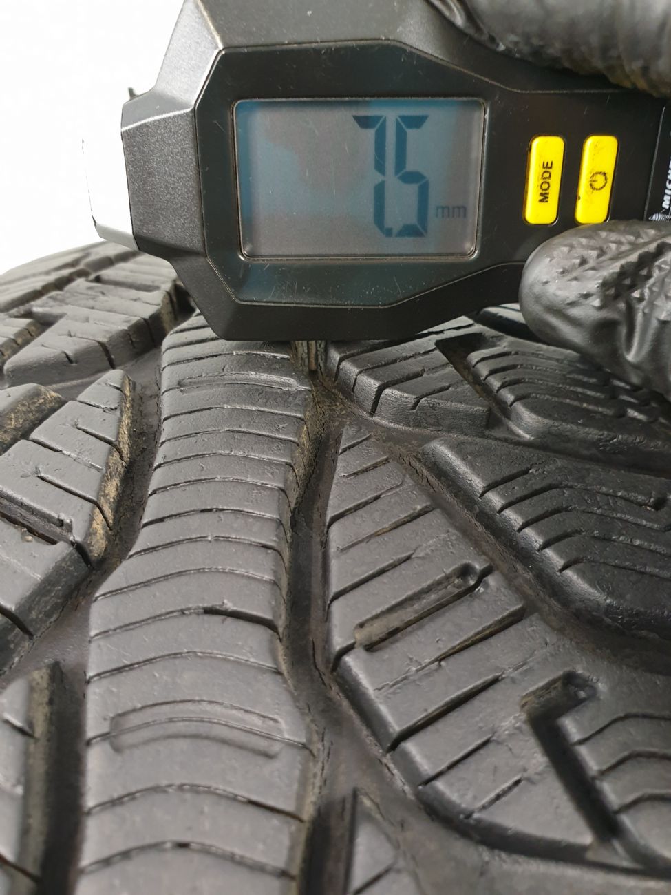 Pneumatici 185 60 R15 84 T KLEBER KRISALP HP 2 invernale usati 80€