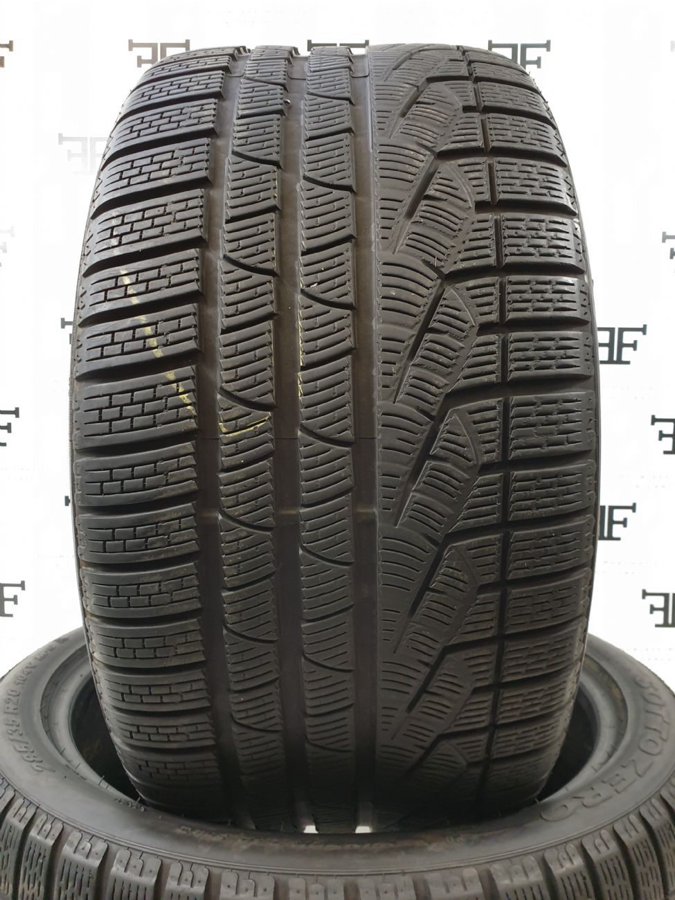 Pneumatici 285 35 R20 104 V PIRELLI SOTTOZERO invernale usati 200€