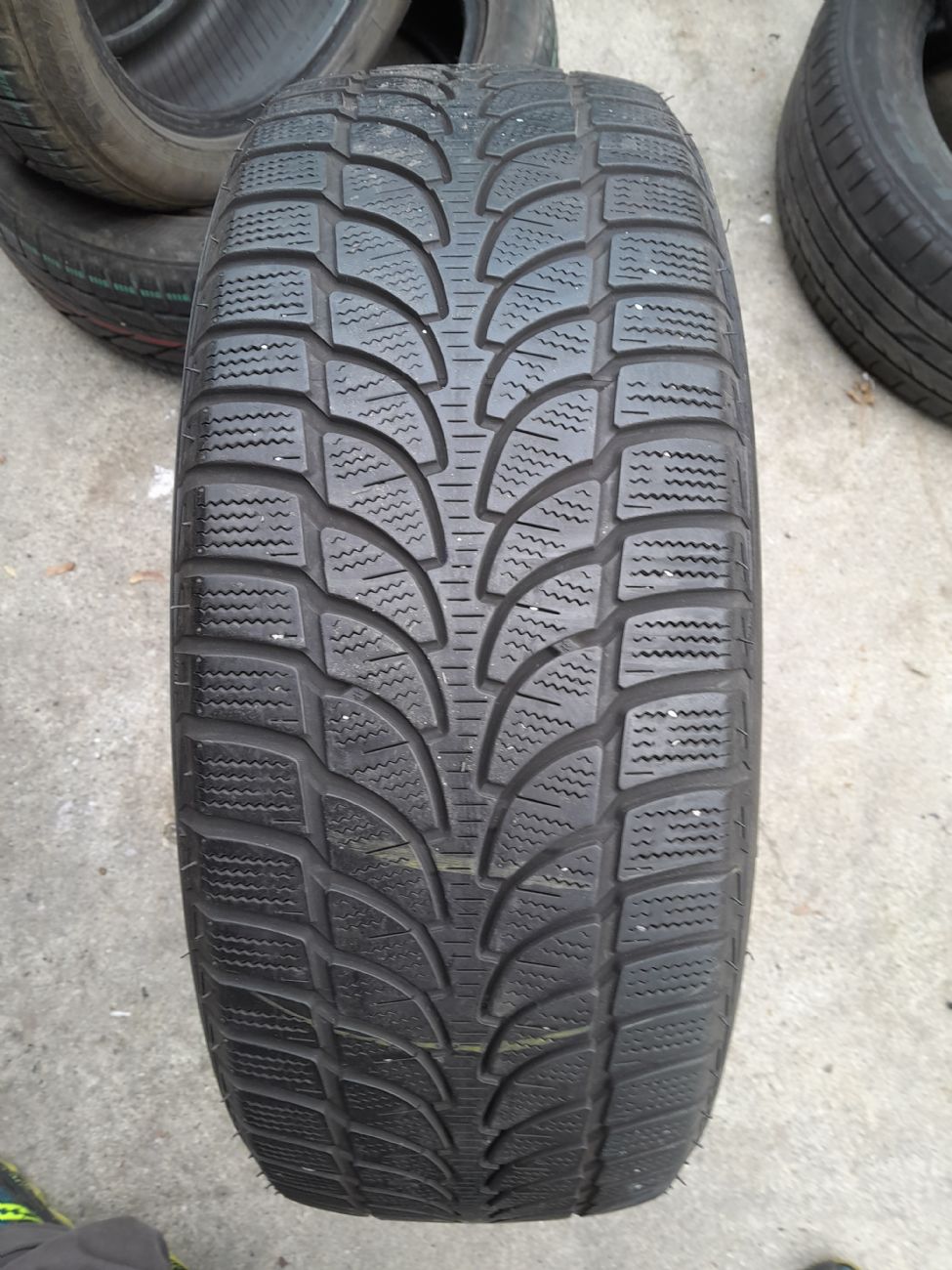 BRIDGESTONE BLIZZAK LM 80 EVO