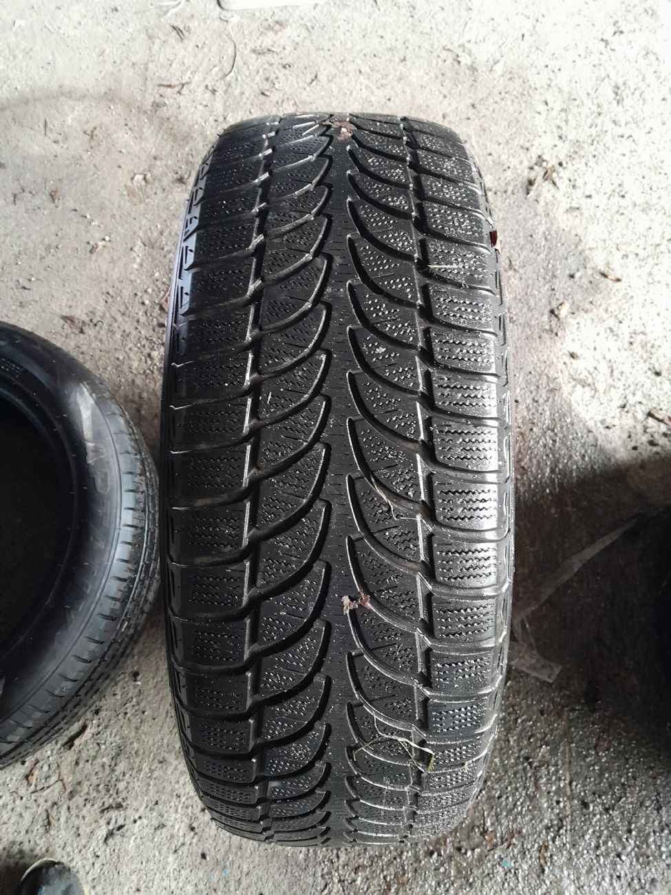 BRIDGESTONE BLIZZAK LM 80 EVO