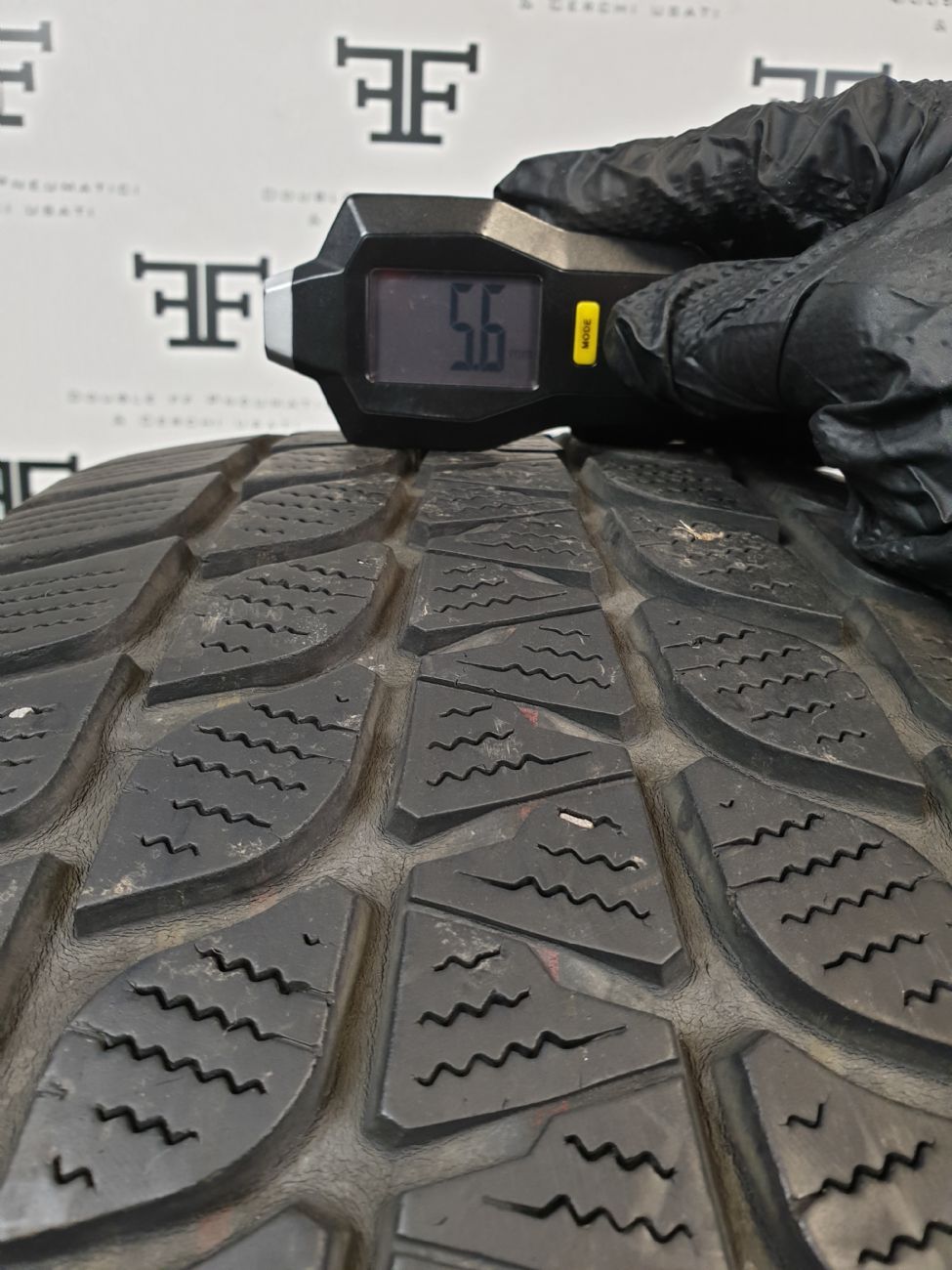 Pneumatici 225 50 R17 98 V BRIDGESTONE BLIZZAK LM-25 invernale usati 100€