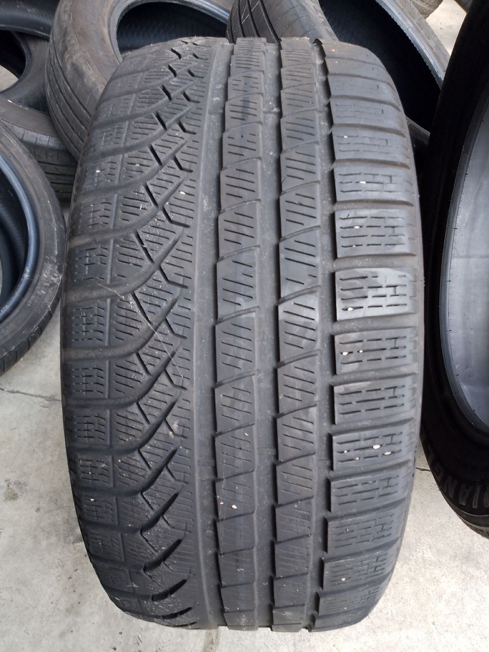 PIRELLI P ZERO WINTER