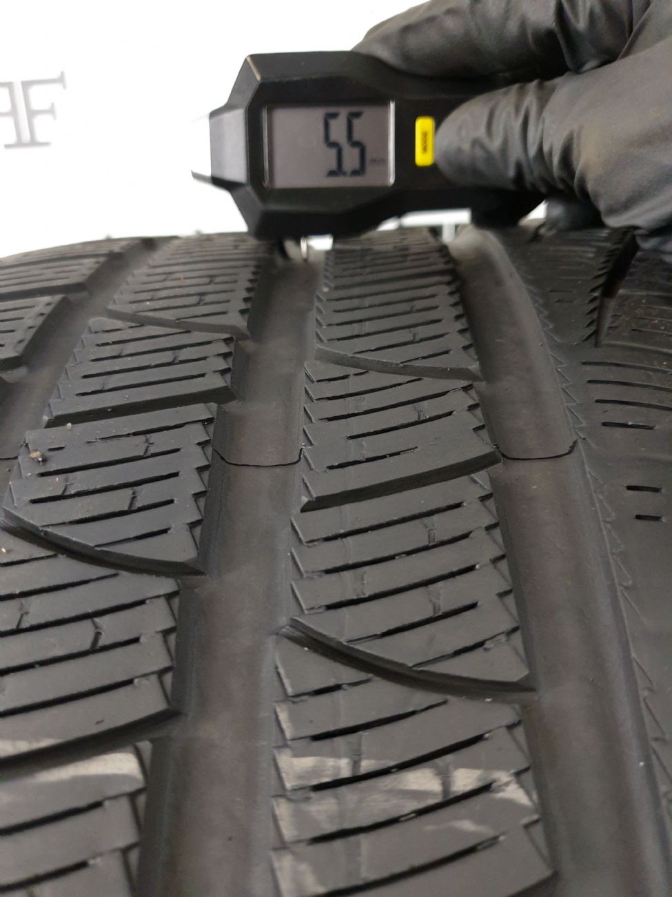 Pneumatici 295 30 R20 97 V PIRELLI WINTER 240 SOTTOZERO SERIE II invernale usati 220€