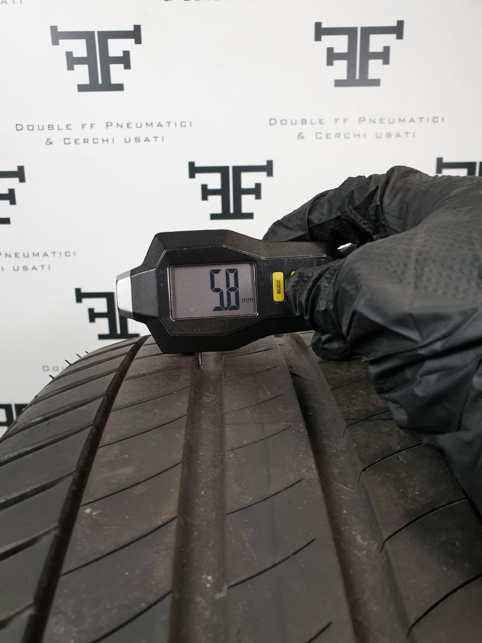 Pneumatici 215 65 R17 99 V MICHELIN PRIMACY 3 estivo usati 100€
