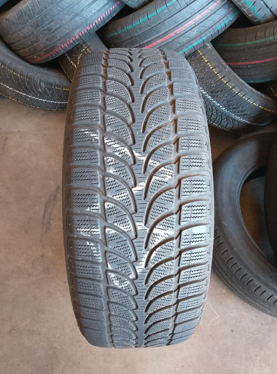 BRIDGESTONE BLIZZAK LM 80 EVO