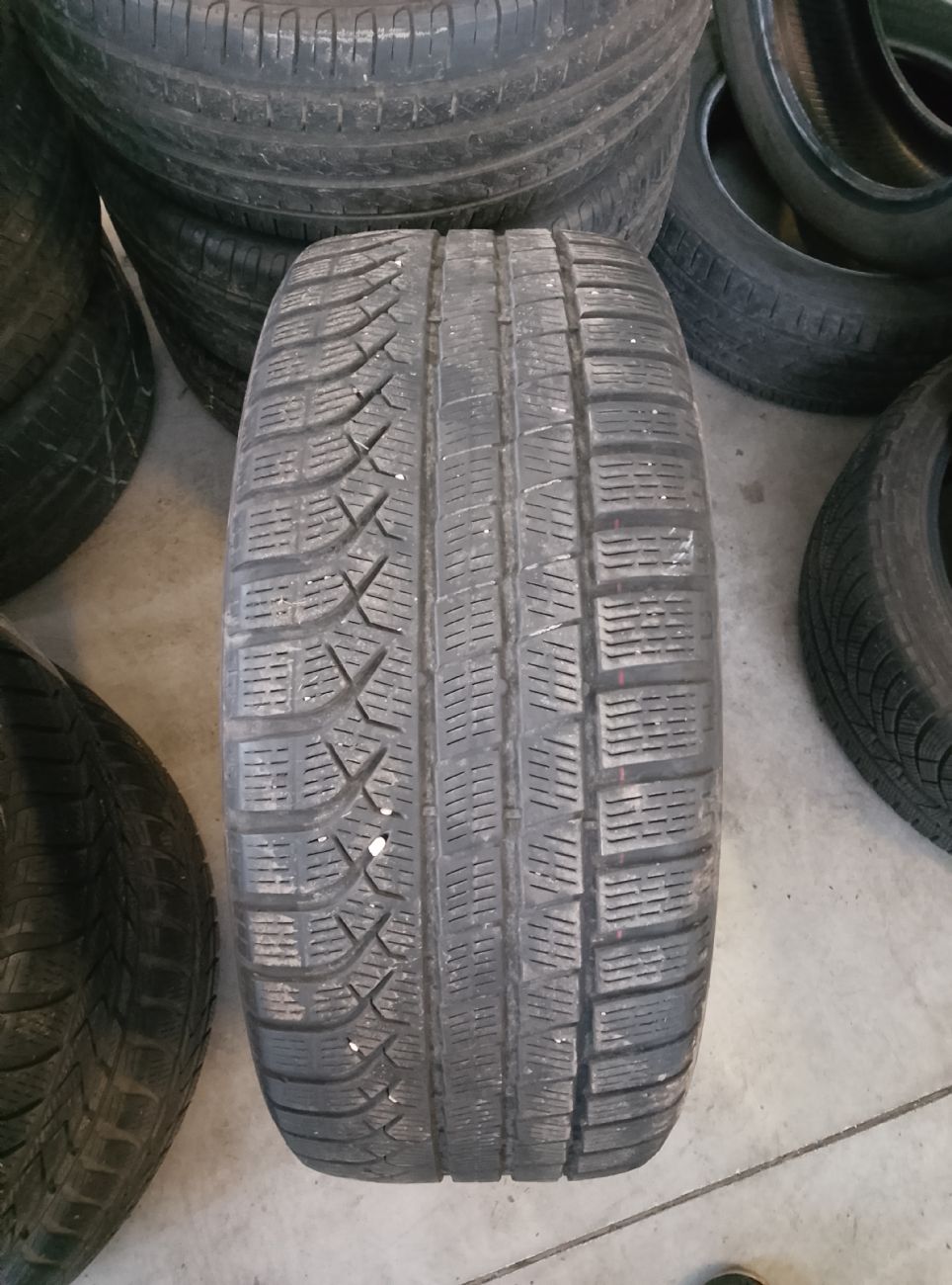 PIRELLI P ZERO WINTER